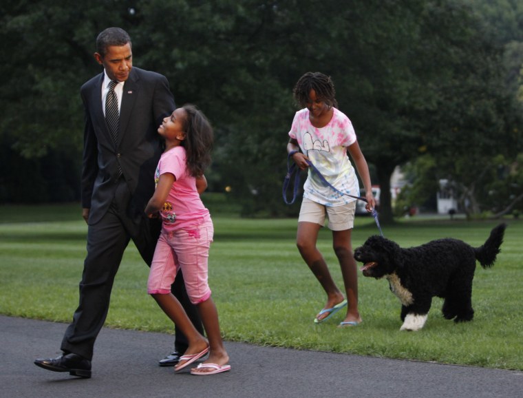 Image: Barack Obama, Sasha Obama, Malia Obama